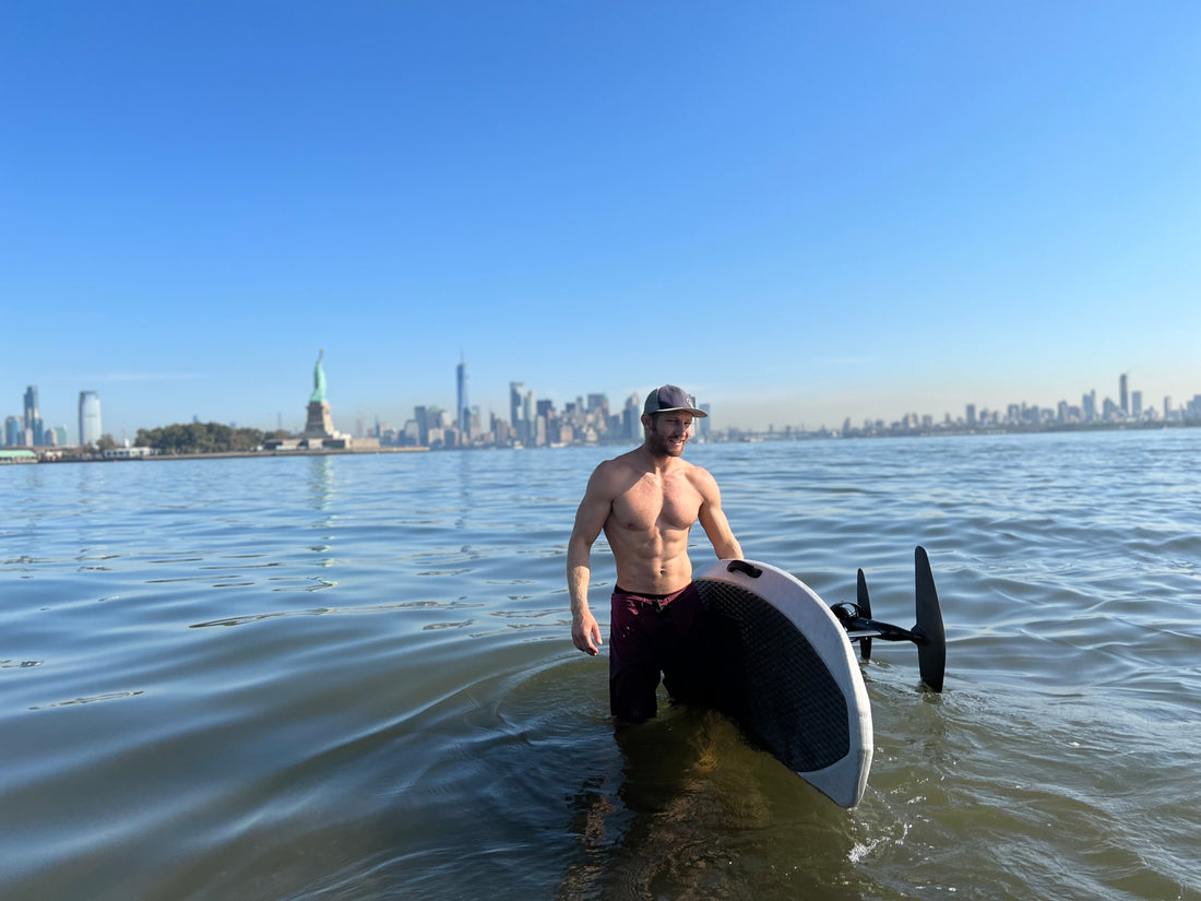 Waydoo Efoiling around New Yorks Status of Liberty