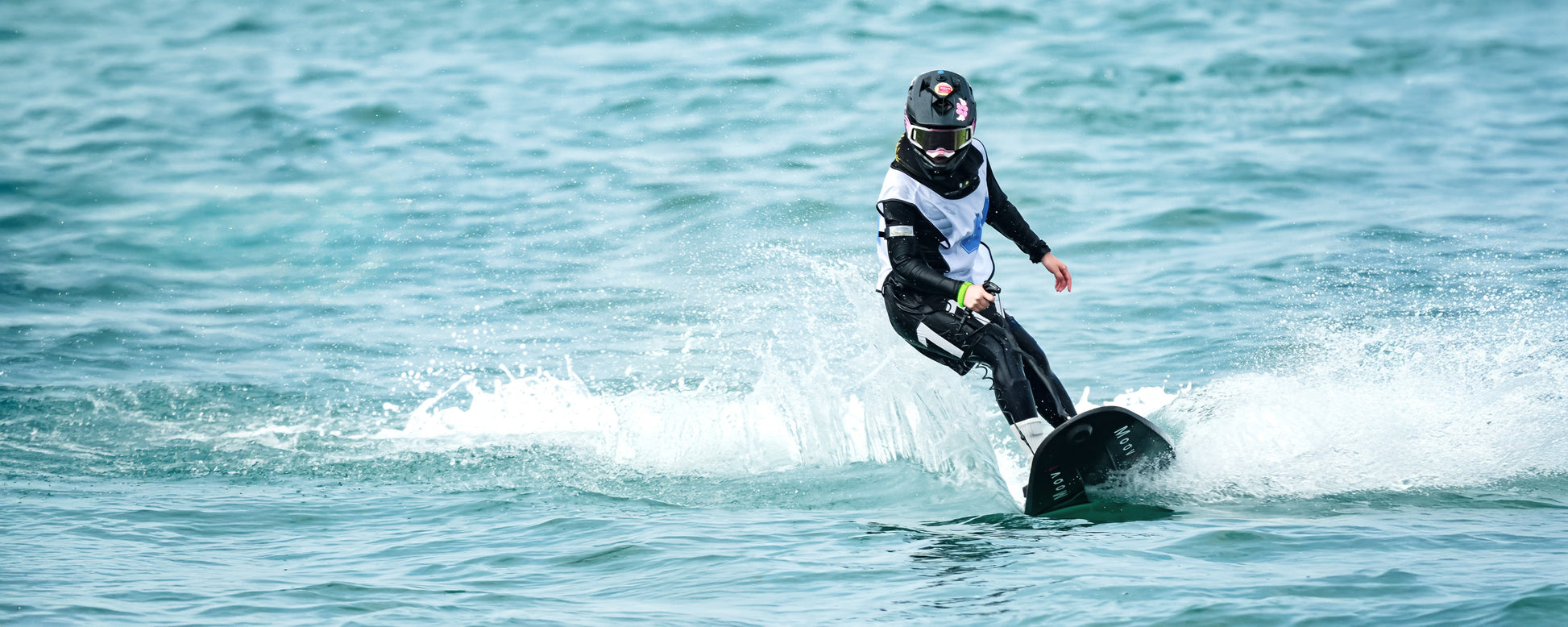 Moovi G2 electric surfboard detail