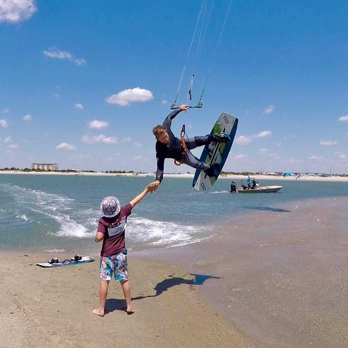 Kitesurfing lesson in Miami, one instructor and one student